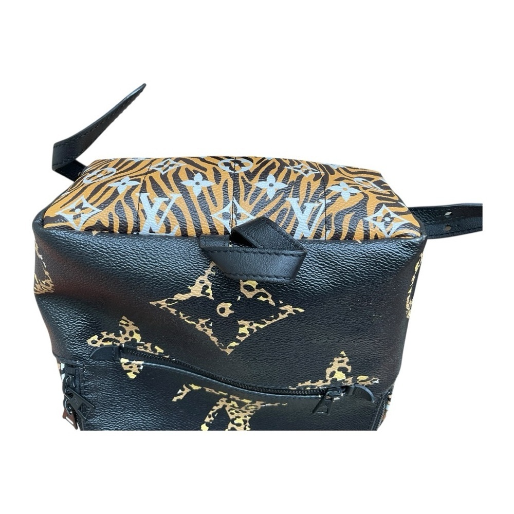 Louis Vuitton Monogram Jungle Palm Springs PM Leopard Backpack​​ - Picture 4 of 15